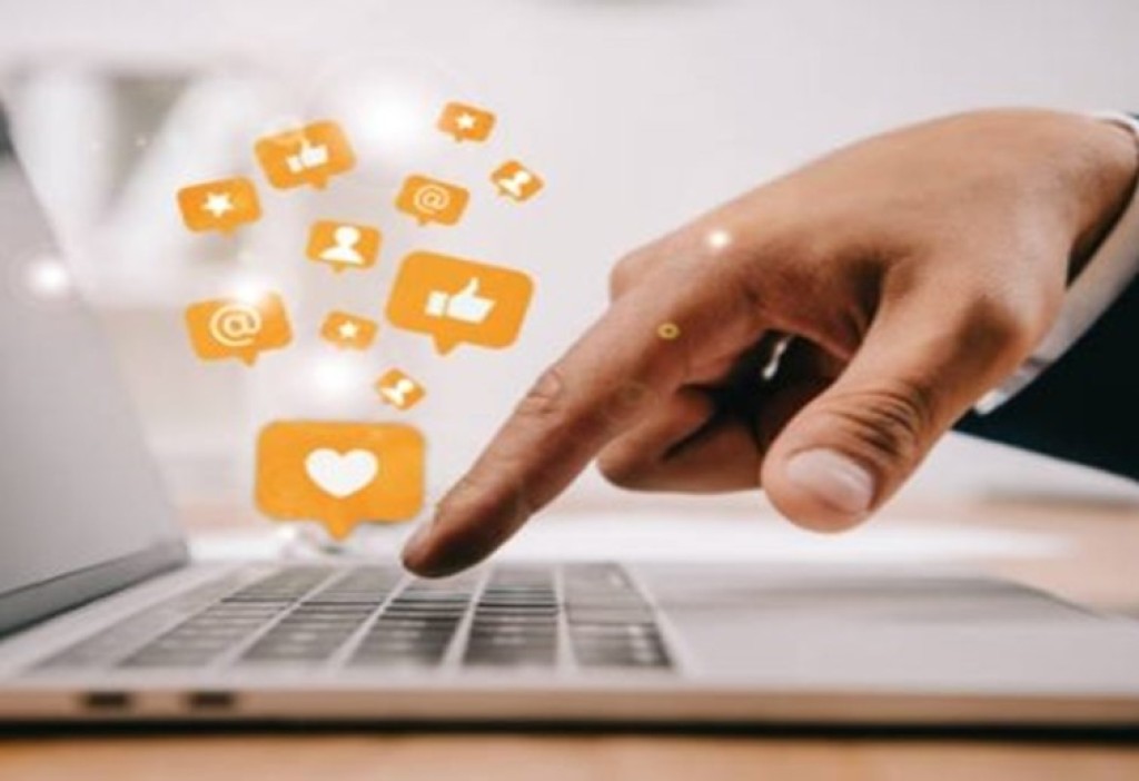 am330socmed
